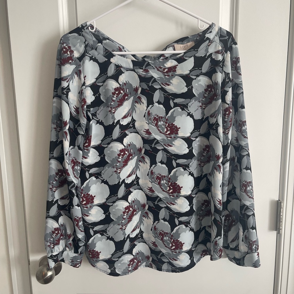 Petite Small Floral Loft Top With Long Sleeves